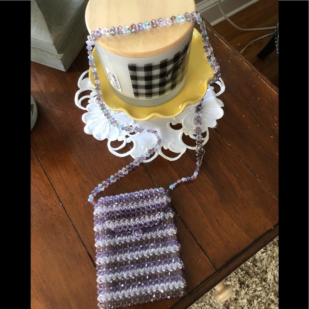 Crystal beaded small purse.